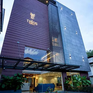 https://the-trios-hotel.kerala-hotels.net